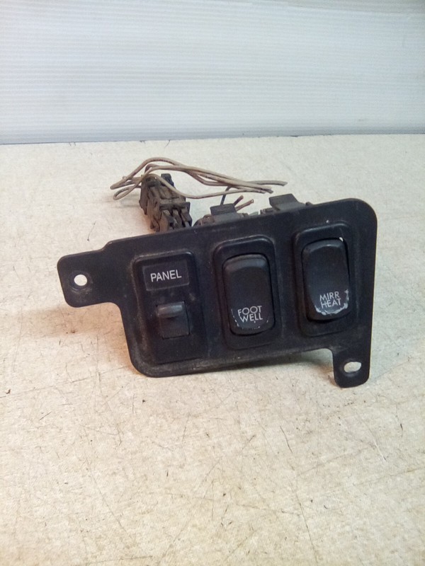 Freightliner Rocker Switch Panel, Foot Well And Mirror Heat A06-30769-002