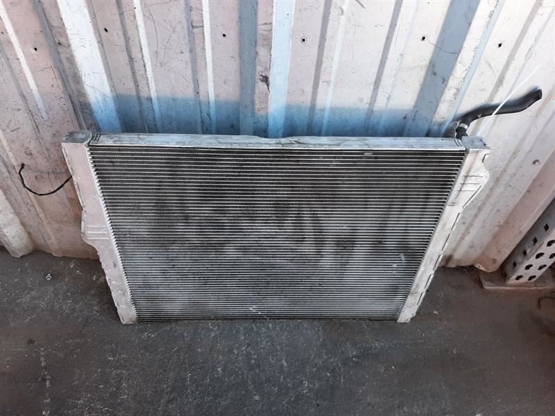 Radiator Main Large Fits 10-15 BMW 760i 17117570093