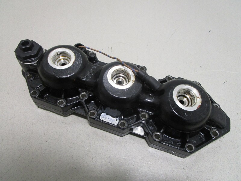 0439563 Cylinder Head STBD Johnson Ficht 150-175Hp 1997-1998