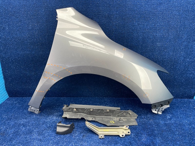 2017–2020 Nissan Pathfinder Front Right Fender Silver OEM