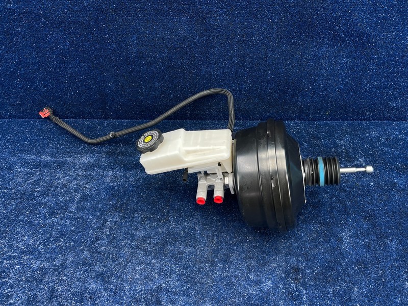 2017-2019 CADILLAC XT5 3.6L BRAKE BOOSTER MASTER CYLINDER W/ RESERVOIR TANK OEM