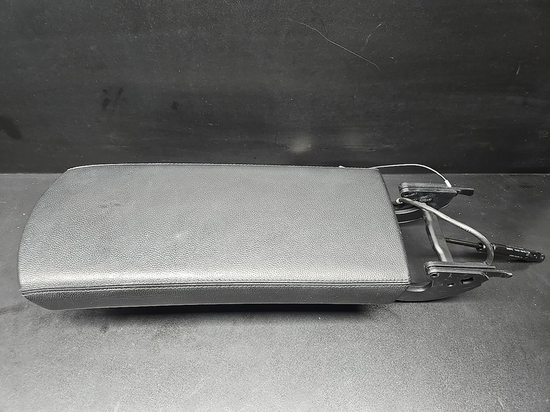 π03-06 Mercedes R230 SL500 Center Console Arm Rest Storage Tray Compartment OEM