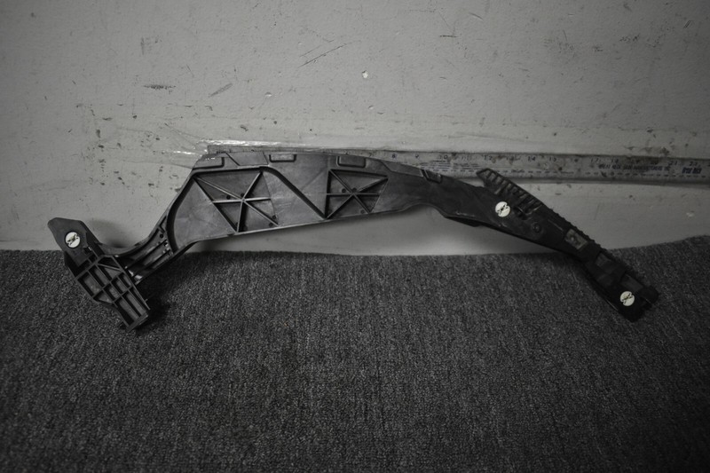 2015-2018 PORSCHE MACAN TURBO UPPER BRACKET RIGHT FACTORY OEM