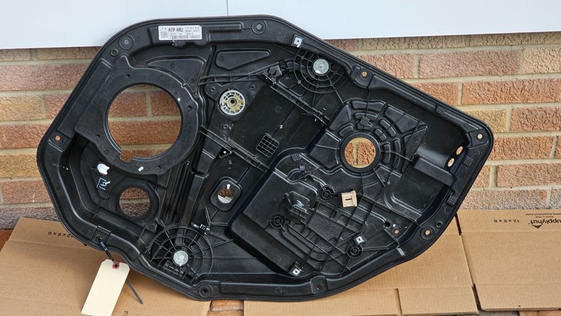 2017-2019 GENESIS G90 REAR RIGHT SIDE DOOR WINDOW REGULATOR CARRIER OEM