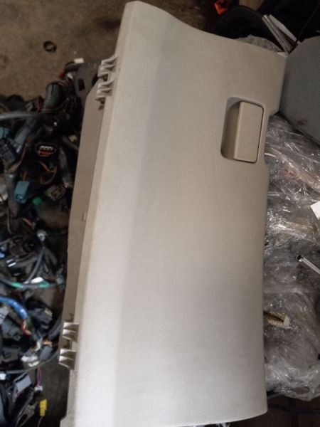 13 TOYOTA COROLLA GLOVE BOX LID GREY-FA40