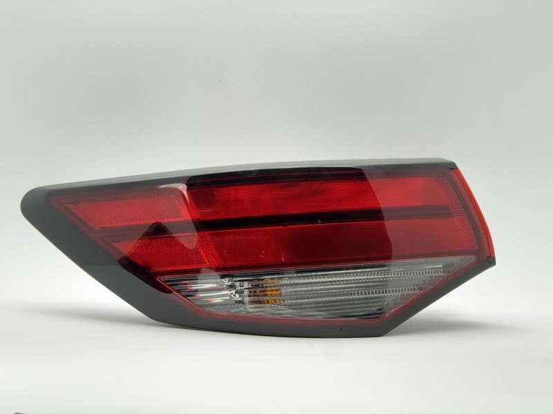 2020-2024 NISSAN SENTRA LEFT TAILLIGHT QUARTER MOUNTED 2.0L AT FWD 19K -S- 59472