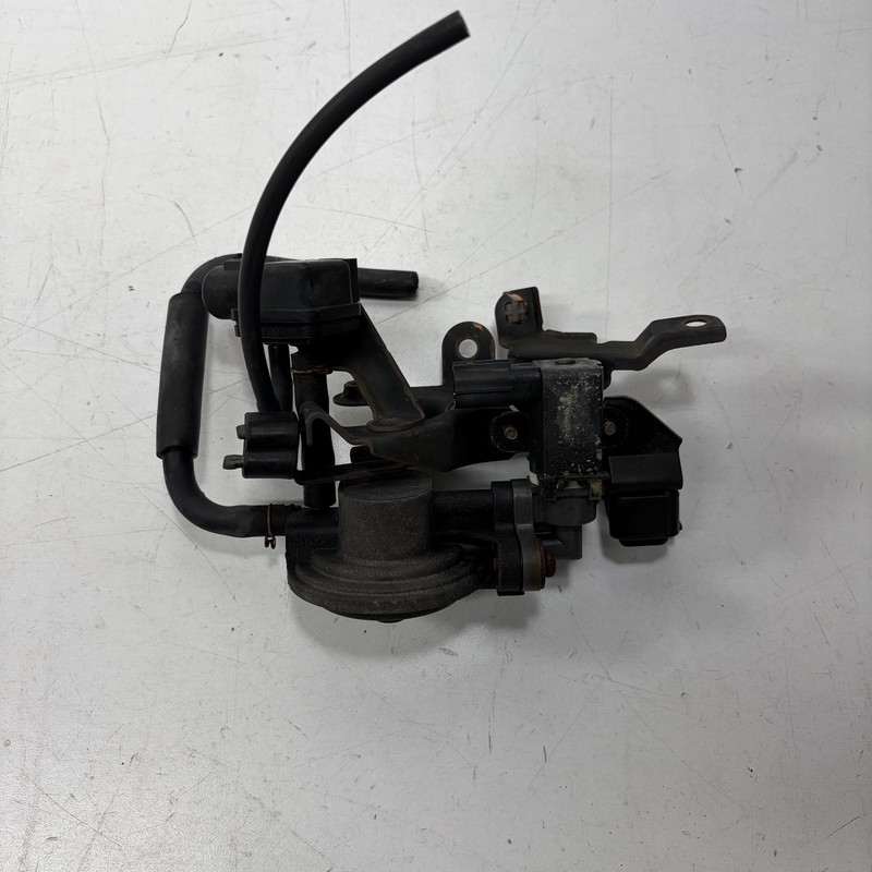 98-01 Acura Integra Fuel Tank Vapor Vent Valve 17371-S02-L01 OEM