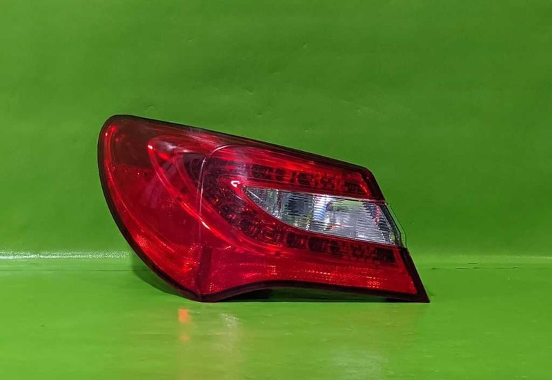 11-14 CHRYSLER 200 DRIVER LEFT QUARTER TAILLIGHT LAMP OEM 4591-13
