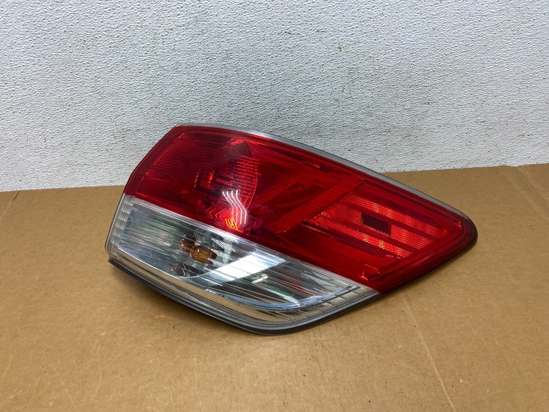 2013 to 2016 Nissan Pathfinder Passenger Right Side Tail Light Oem AD8913 DW