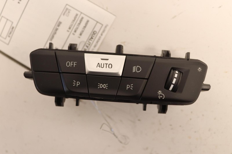 2020-2022 BMW M235I F44 GRAN COUPE DASH HEADLIGHT DIMMER PARKING SWITCH OEM