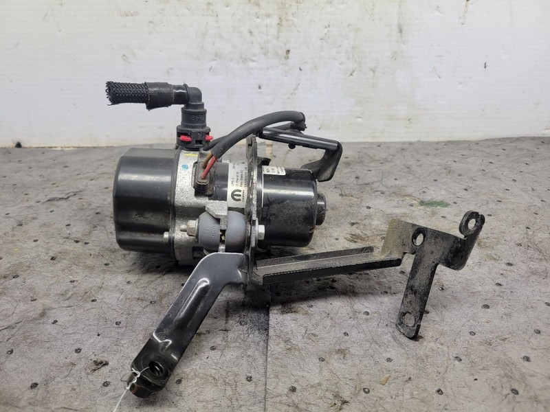 Vacuum Pump Fits 20-25 PACIFICA 1772598