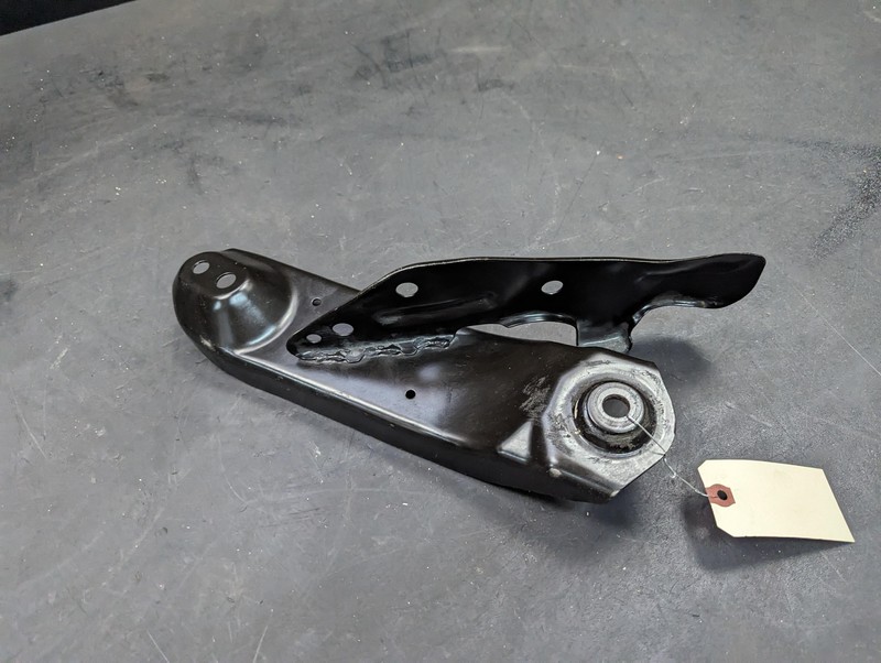 Rear Crossmember Left Bracket 2023 Infiniti QX60 Sensory 2022