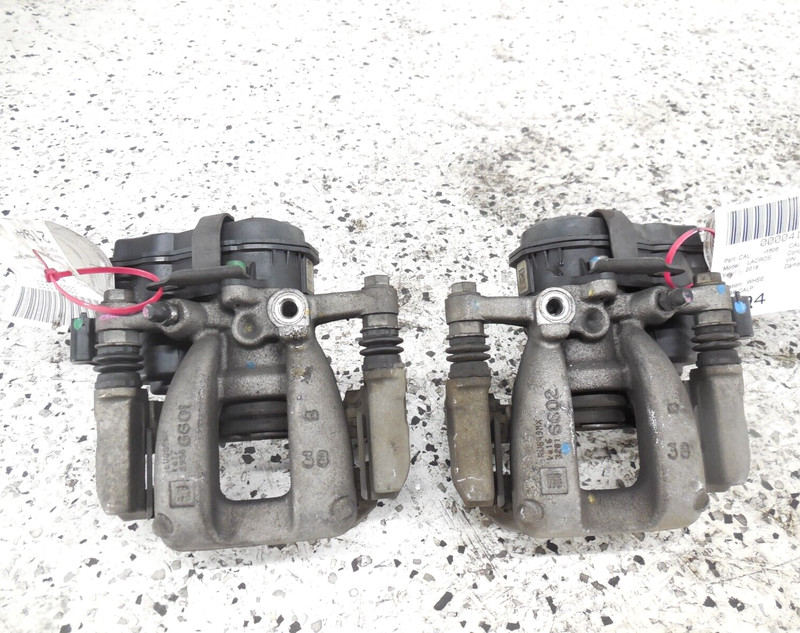 2017-2019 Buick LaCrosse Rear Brake Caliper Pair Driver Left Passenger Right OEM