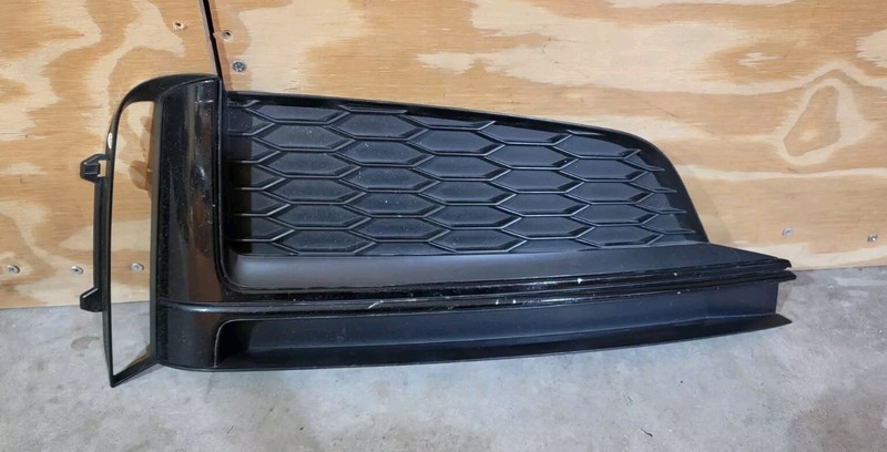2018 2019 Audi S5 Front Bumper Right Passenger Lower Grille 8W6807682K OEM