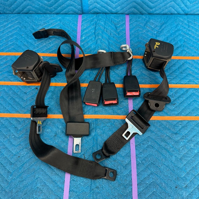 1987–1991 Volvo 780 Bertone Rear Seat Belt Set OEM 1265329