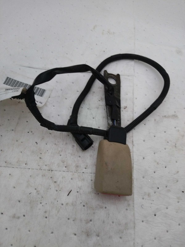 2004-2007 Toyota Highlander Black Driver Seat Belt OEM 7323048210B0 196K Miles