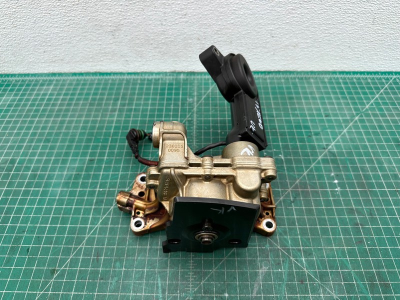 15-18 Volvo S60 T5 2.0L turbo ENGINE OIL PUMP OEM