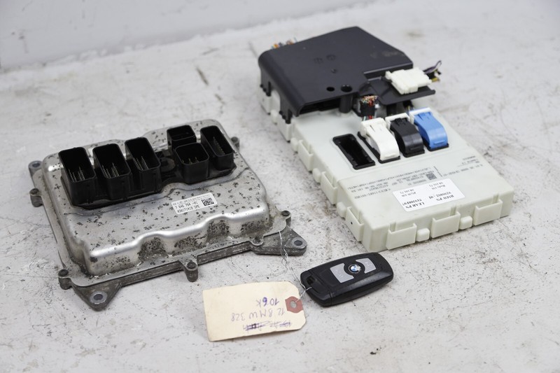 2012 BMW 328i F30 2.0L N20 ENGINE DME BODY CONTROL MODULE KEY SET