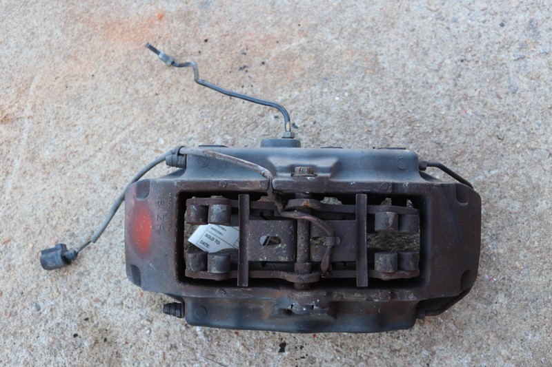 2007-2015 AUDI Q7 FRONT RIGHT PASSENGER SIDE BRAKE CALIPER OEM