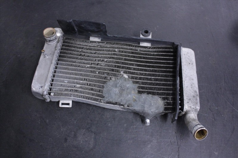 1998 HONDA VFR 800 INTERCEPTOR RIGHT RADIATOR W/ INFILL TRIM PANEL RAD VFR800 98