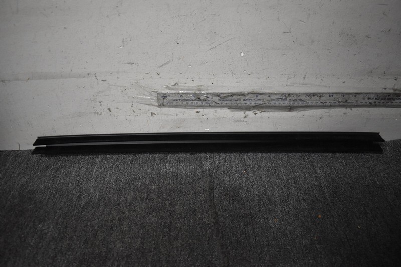BMW 7 SERIES WINDOW MOLDING TRIM FACTORY OEM