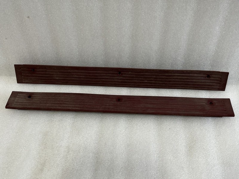1992 1993 1994 CHEVROLET PICKUP 3500 2500 1500 DOOR SILL SCUFF PLATES RED