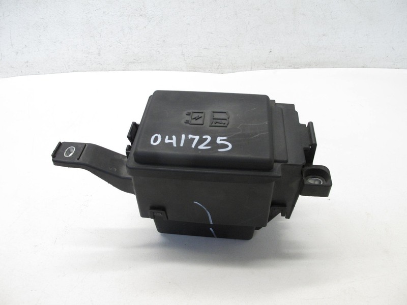 16-23 JAGUAR X260 XF 17-20 XE ENGINE FUSE BOX RELAY JUNCTION MODULE UNIT 04172 2
