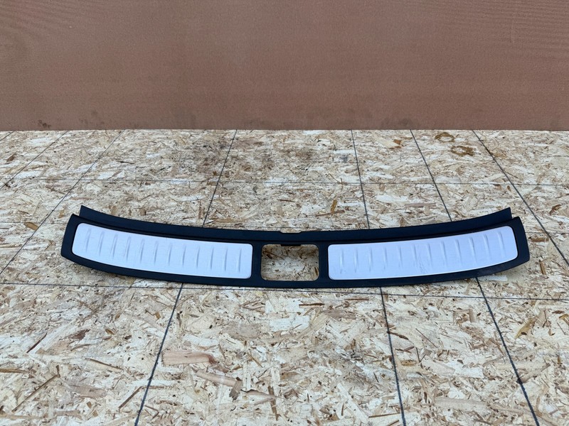 GENESIS GV80 21-25 OEM TRUNK LIFTGATE TRIM COVER PANEL MOLDING (BLACK/ CHROME)