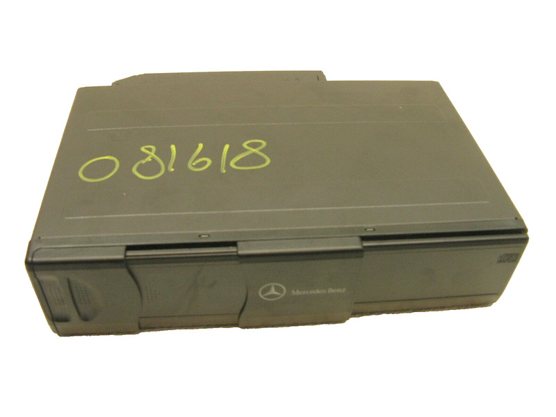 05-08 Mercedes R230 SL550 C230 CLK350 CLK320 CD Changer 6 Disk Player 081618