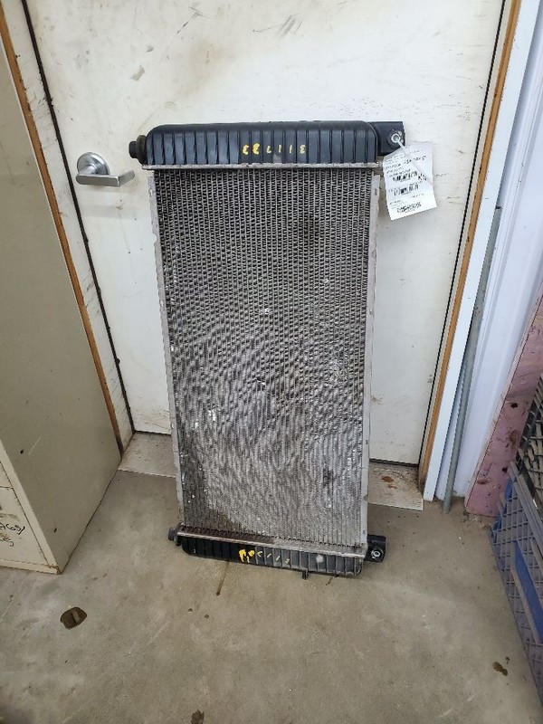 Radiator With Rear Auxiliary AC Fits 00-04 SUBURBAN 1500 303954