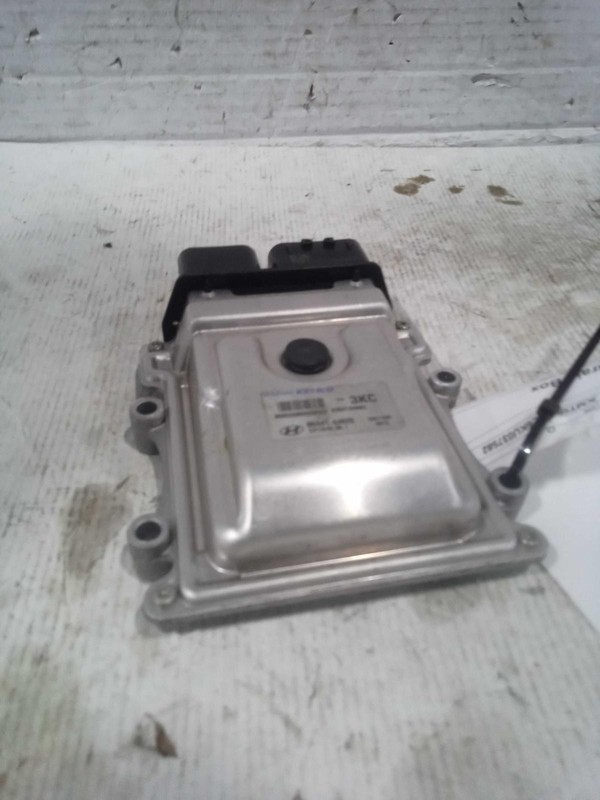 2019 Genesis G70 Engine Control Module ECM 3.3L OEM Black 63000 Miles