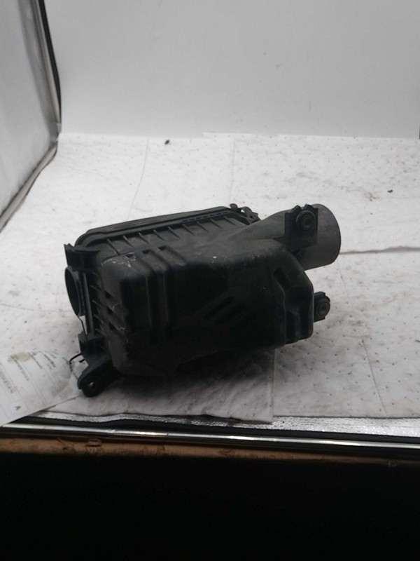 2017 KIA FORTE Air Cleaner Assembly OEM Black 28110A5300 135K Miles