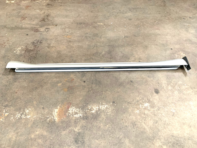2018-2021 BUICK ENCLAVE RIGHT SIDE ROCKER MOLDING PANEL OEM #A0.25