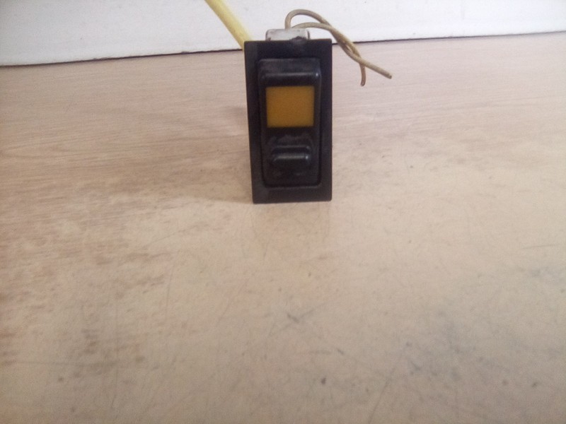 Freightliner A22-41425-061 Differential Lock Switch