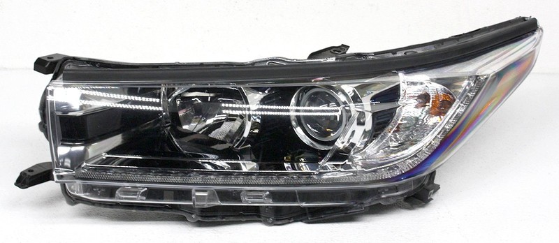 OEM Left Driver Side Halogen Headlamp For Toyota Highlander SE 81150-0E560