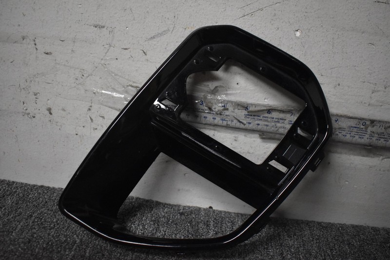 BMW OUTER GRILLE TRIM FACTORY OEM