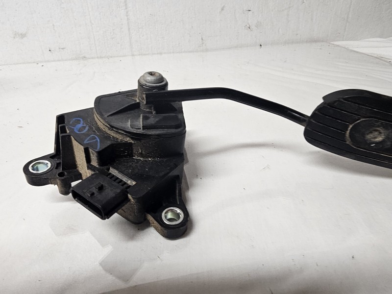 ⭐ 15-18 Chevrolet City Express Acceleration Gas Throttle Pedal Travel SensorM
