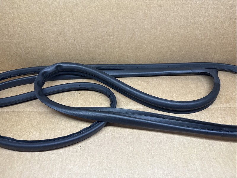 2022-2024 Hyundai Tucson Front Right Passenger Door Weatherstrip 82130-N9000
