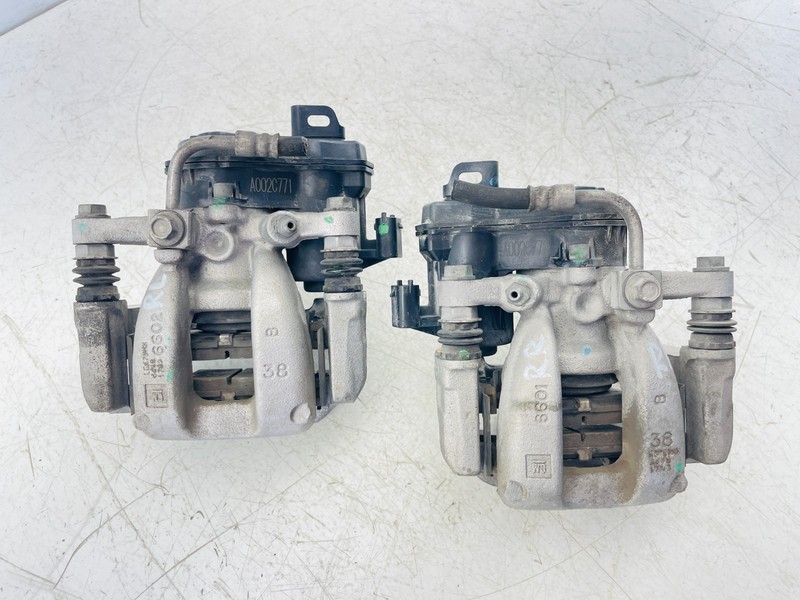 2018-2020 BUICK REGAL Rear L R Brake Caliper Set A002C771 A002C772 OEM 60K