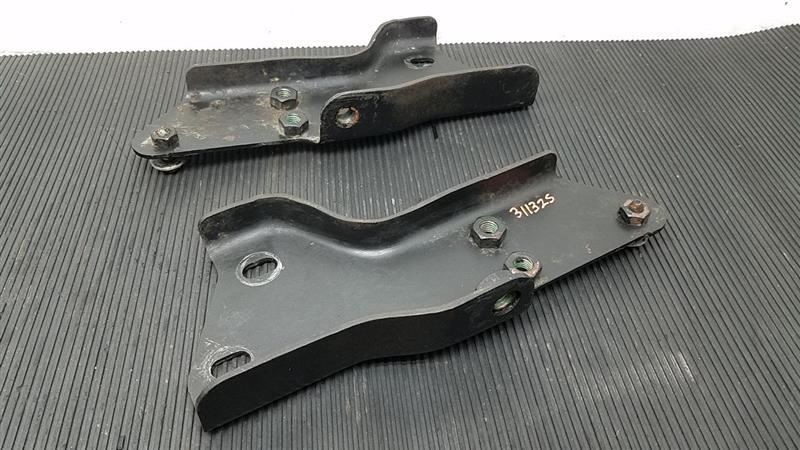00-06 Chevrolet Tahoe Rear Bumper Mounting Brackets Pair OEM 15008432