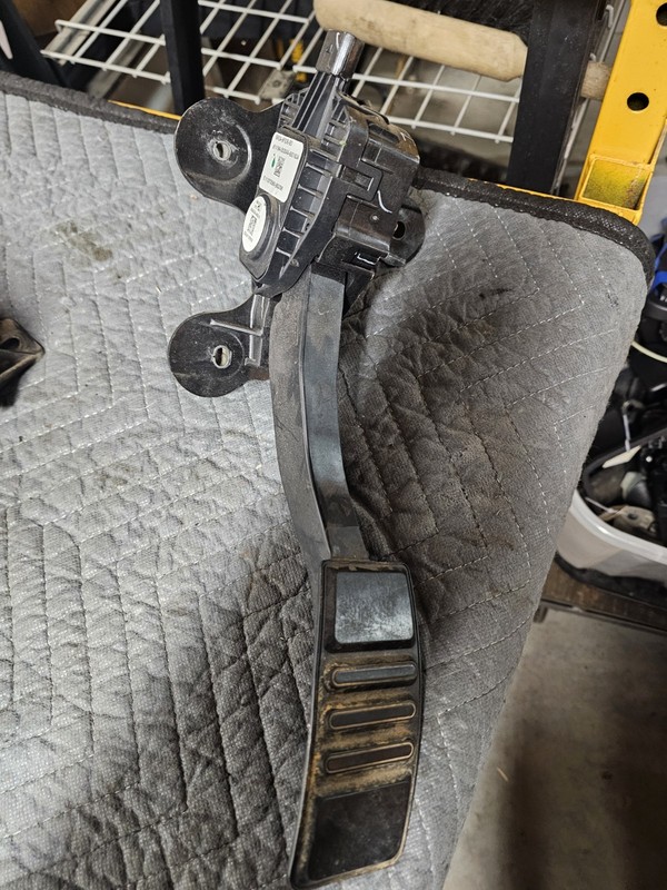 Accelerator Gas Pedal Assembly Fits 2012 Ford Mustang