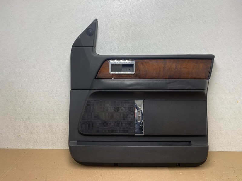 2007-2014 Lincoln Navigator Right Passenger Front Door Panel OEM J1482 DG1