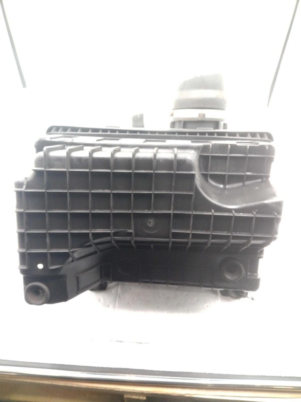 2019 RAM DODGE 1500 PICKUP Air Cleaner Assembly OEM Grey 5.7L 123K Miles