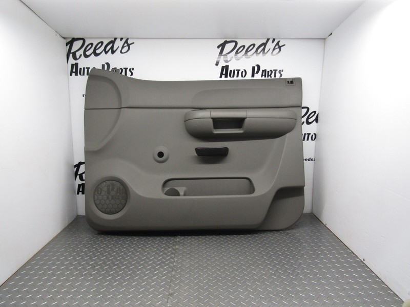 2007 CHEVY SILVERADO Front Right Door Trim Panel HANDLE BELOW ARM REST