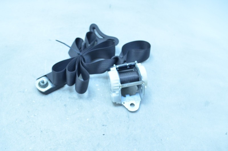 14-18 JEEP CHEROKEE REAR RIGHT PASSENGER SIDE SEAT BELT RETRACTOR OEM