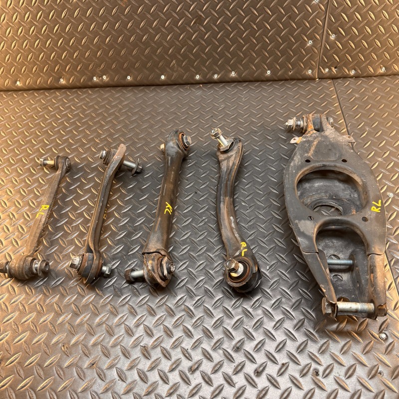02-04 Mercedes C32 AMG SEDANREAR LEFT CONTROL ARMS OEM