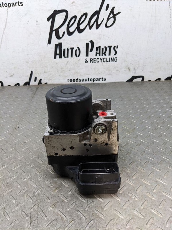 Anti-Lock Brake Part Actuator And Pump Assembly Fits 06-08 RAV4 1188447