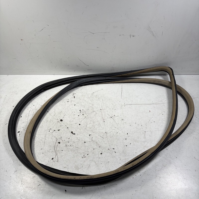 06-08 Honda Civic 2D Right Door Weatherstrip Body Seal Beige 72315-SVA-A01ZC OEM