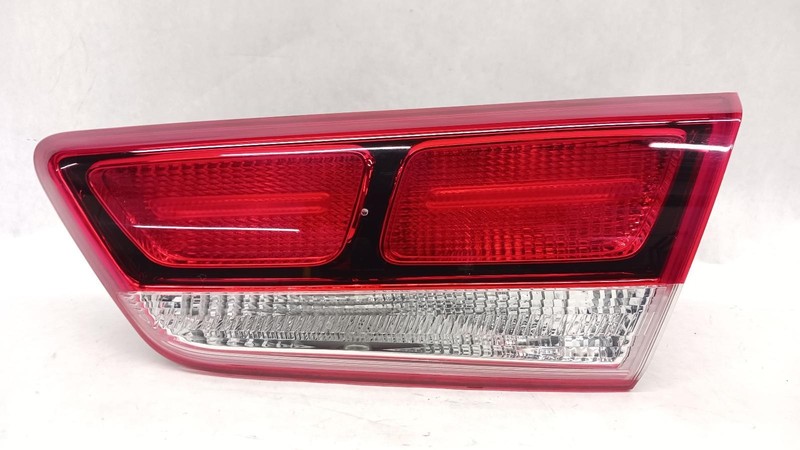 16-'20 KIA OPTIMA Right passenger inner Taillight incandescent OEM Grade A!
