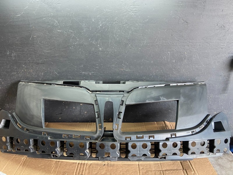 2013 to 2016 Lincoln MKT Grill Grille Support Panel o1168 OEM DG